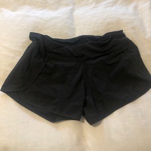 Lululemon run times short black